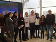 شهادات تقدير لطلاب من المدرسة الثانوية الشاملة في مشاريع مختلفة